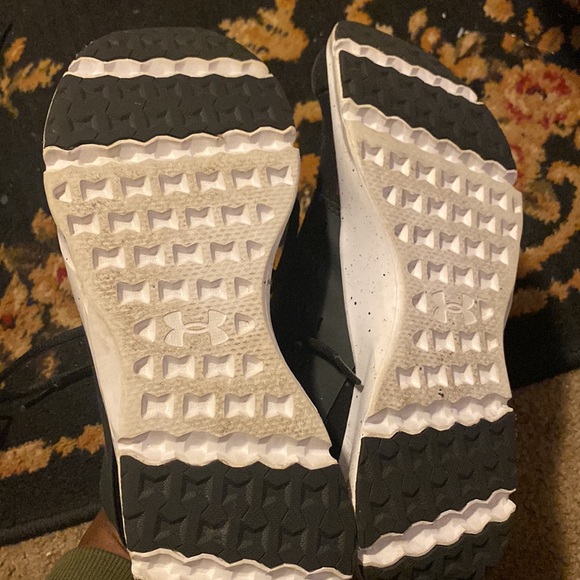 Under Armour shoes - Picture 4 of 6
